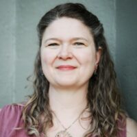Maureen Hinman Final Headshot (2)