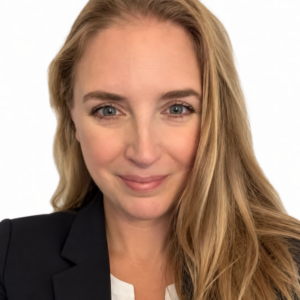 Amanda Bunger - Headshot